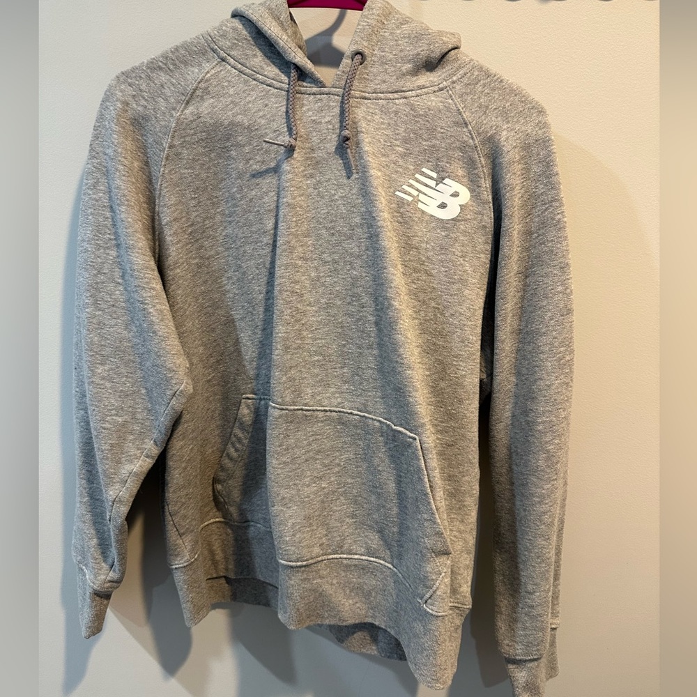 Woman’s New balance Grey Hoodie